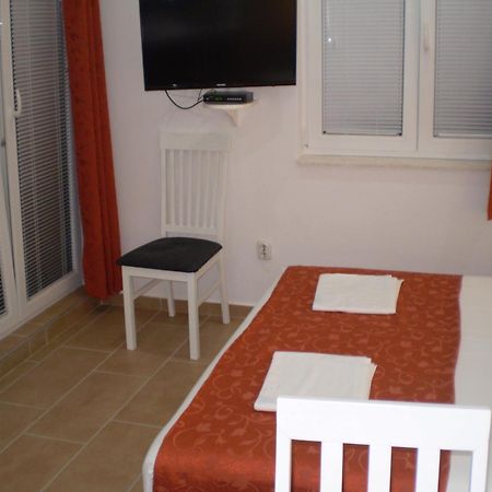 Apartments Tare, Free Parking Vodice Bagian luar foto
