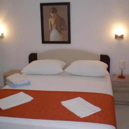 Apartments Tare, Free Parking Vodice Bagian luar foto
