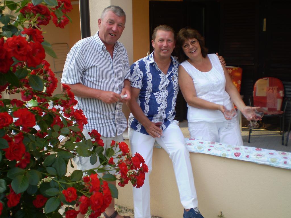 Apartments Tare, Free Parking Vodice Bagian luar foto
