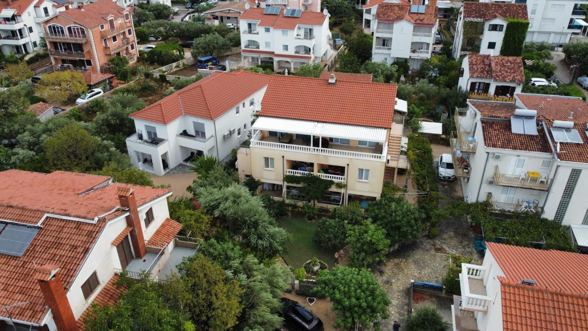 Apartments Tare, Free Parking Vodice Bagian luar foto