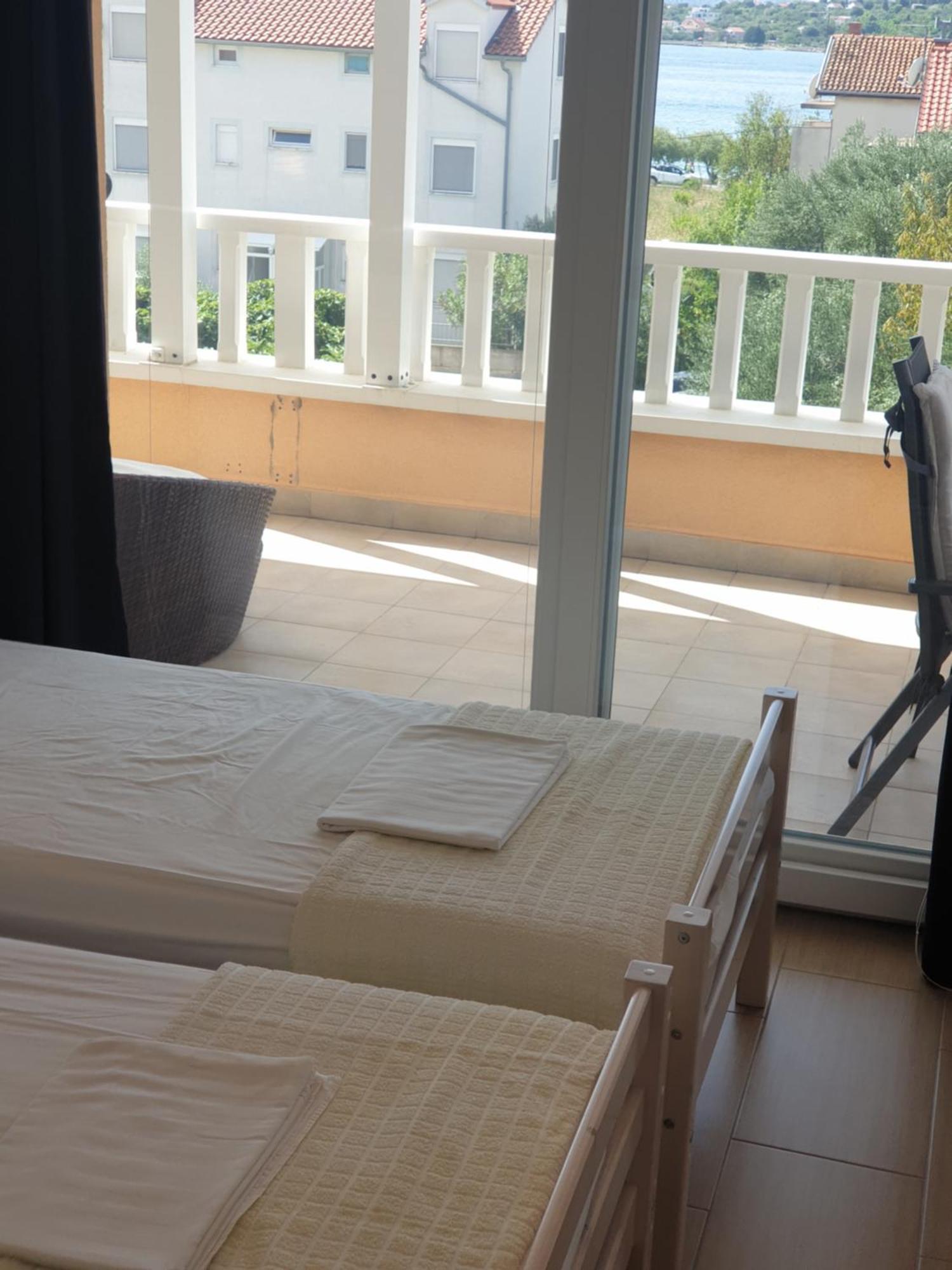 Apartments Tare, Free Parking Vodice Bagian luar foto